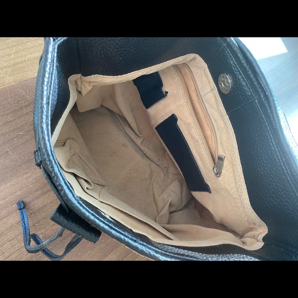 Tod’s black leather bag like new - Picture 4 of 11